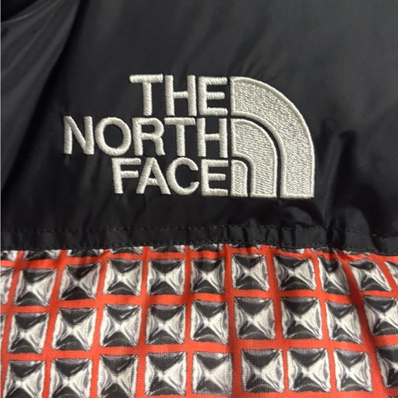 The North Face | Supreme Nuptse Jacket Red and Black - Picture 3 of 6